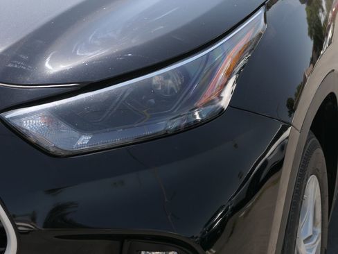 Used 2024 Toyota Highlander LE FWD image 6