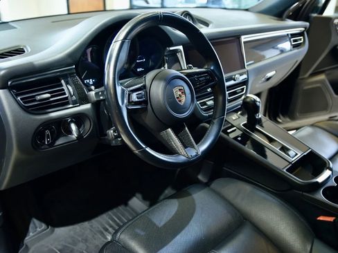 Used 2023 Porsche Macan S image 12