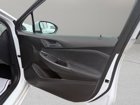 Used 2018 Chevrolet Cruze LT w/ Convenience Package image 16