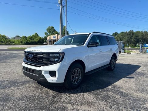 New 2026 Ford Expedition Active RWD image 7