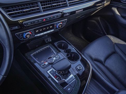 Used 2019 Audi Q7 3.0T Prestige w/ Prestige Package image 16
