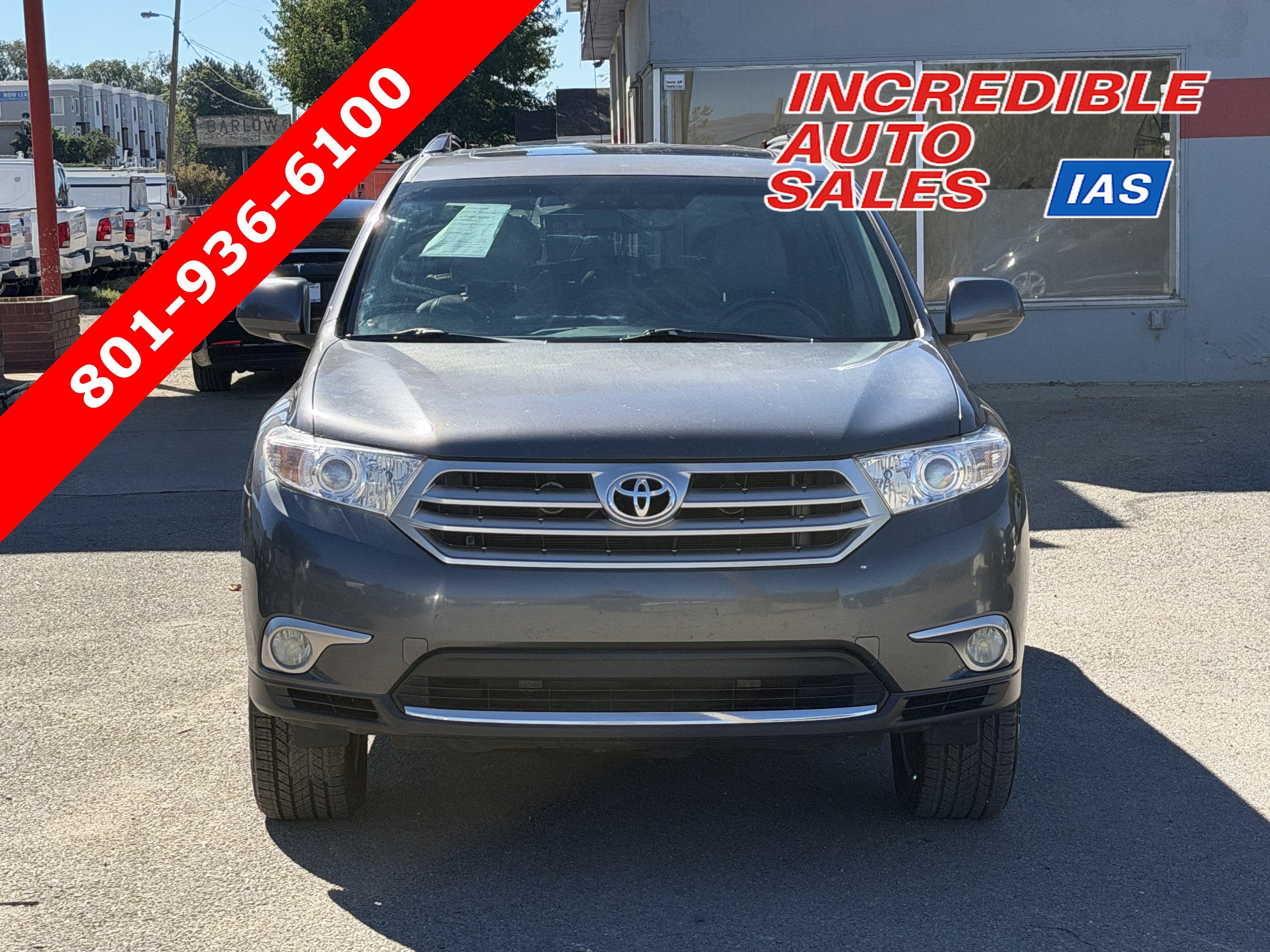 Used 2011 Toyota Highlander Limited w/ Tow Pkg FWD image 1