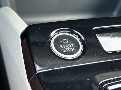 New 2025 Audi Q6 e-tron Premium Plus image 22