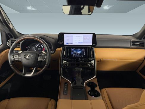 Used 2024 Lexus LX 600 4WD w/ Luxury Package image 15