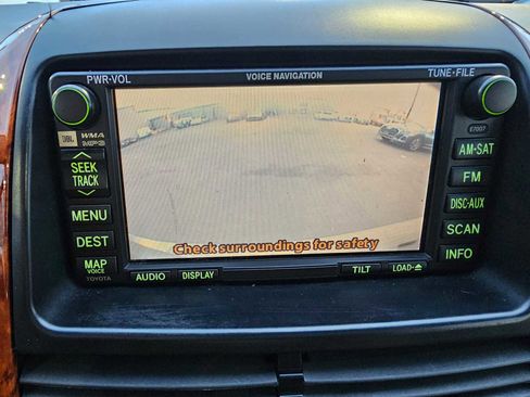 Used 2009 Toyota Sienna XLE Limited image 22