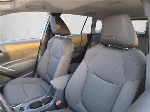 Used 2024 Toyota Corolla Cross LE FWD image 13