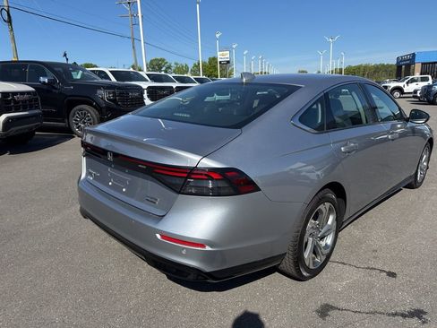 Used 2023 Honda Accord Touring image 5