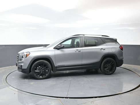 Used 2023 GMC Terrain SLE w/ Driver Convenience Package AWD/4WD image 10