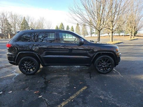 Used 2018 Jeep Grand Cherokee Altitude image 7