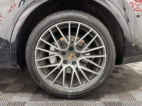 Used 2019 Porsche Cayenne Turbo image 29