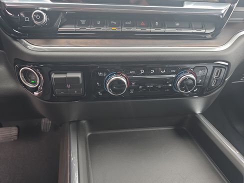 New 2025 GMC Sierra 2500 SLT w/ SLT Convenience Package image 26