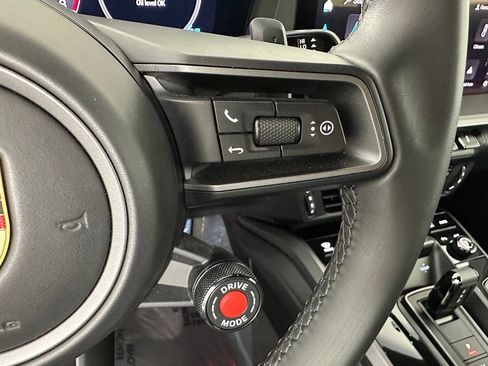 Certified 2025 Porsche 911 Carrera RWD image 29