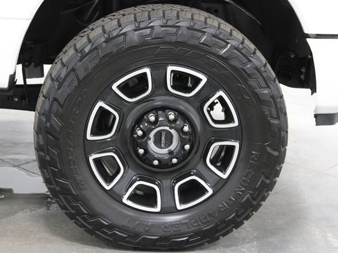 Used 2025 Ford F250 Platinum AWD/4WD image 12
