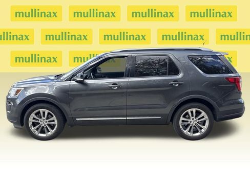 Used 2018 Ford Explorer XLT w/ Equipment Group 202A image 10