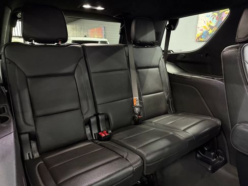 Used 2025 GMC Yukon Denali AWD/4WD image 44