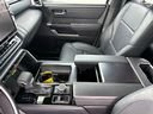 Used 2023 Toyota Sequoia Platinum AWD/4WD image 11