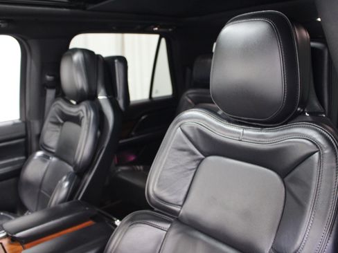 Used 2019 Lincoln Navigator L Reserve w/ Cargo Package AWD/4WD image 4
