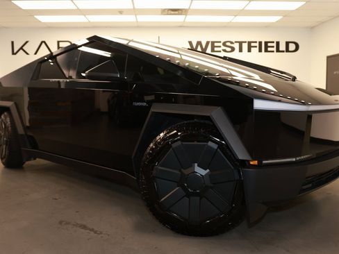 Used 2024 Tesla Cybertruck AWD Crew Cab image 1