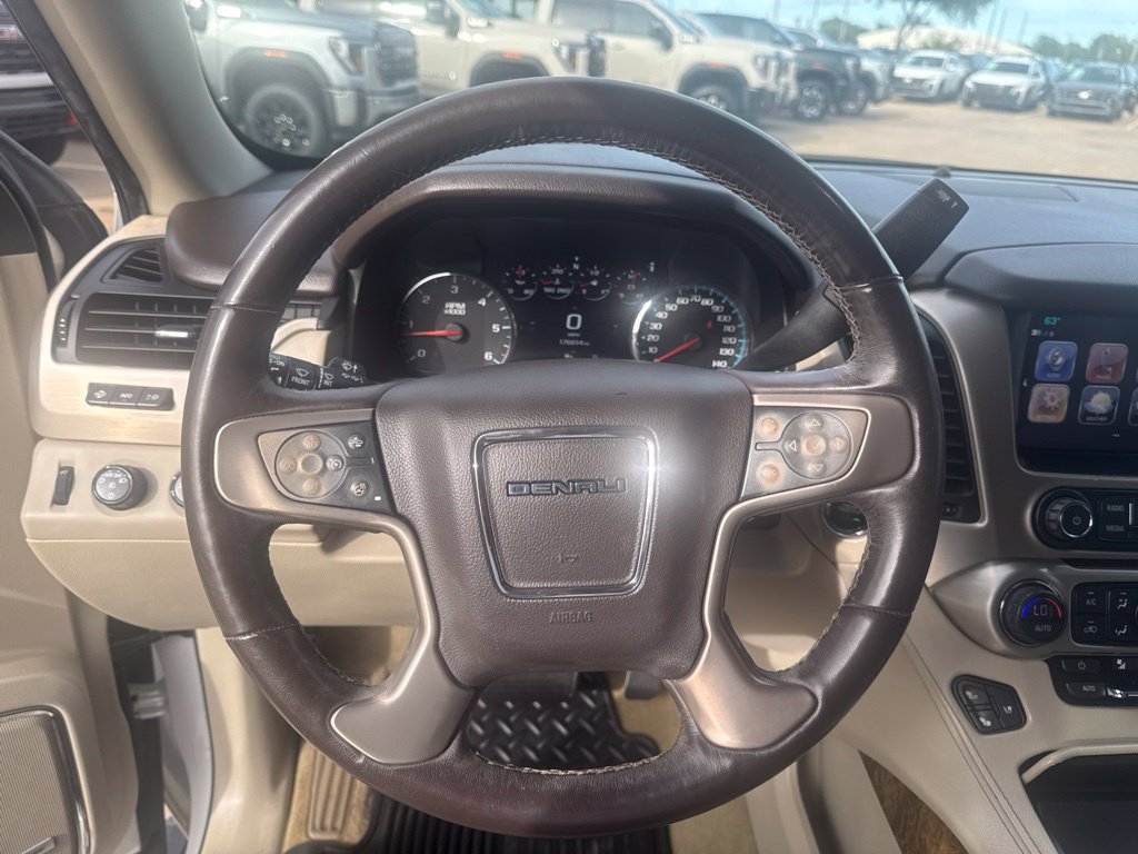 Used 2017 GMC Yukon Denali AWD/4WD image 19