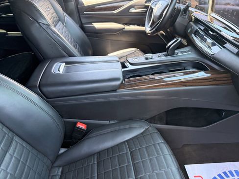 Used 2022 Cadillac Escalade Sport Platinum AWD/4WD image 11