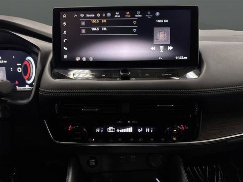 Used 2024 Nissan Rogue Platinum w/ Platinum Premium Package image 9