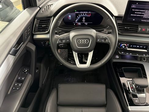 Used 2023 Audi Q5 2.0T Premium Plus w/ Premium Plus Package AWD/4WD image 13