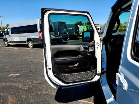 Used 2023 Jeep Wrangler Willys image 11
