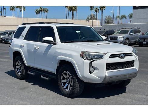 Used 2020 Toyota 4Runner TRD Off-Road Premium w/ Moonroof Package AWD/4WD image 9