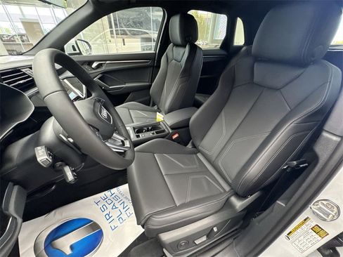 New 2025 Audi Q3 2.0T Premium image 8