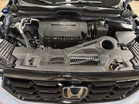 Used 2025 Honda Pilot Black Edition image 32