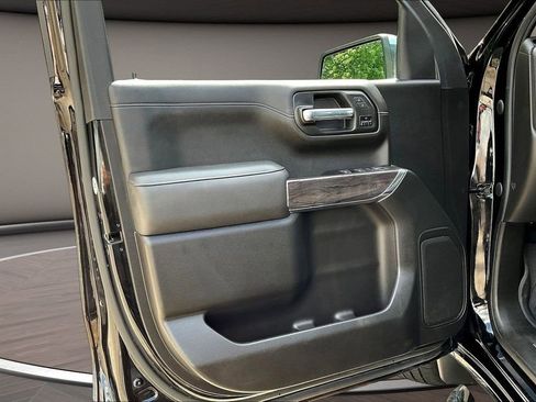 Used 2022 Chevrolet Silverado 1500 LTZ AWD/4WD image 23