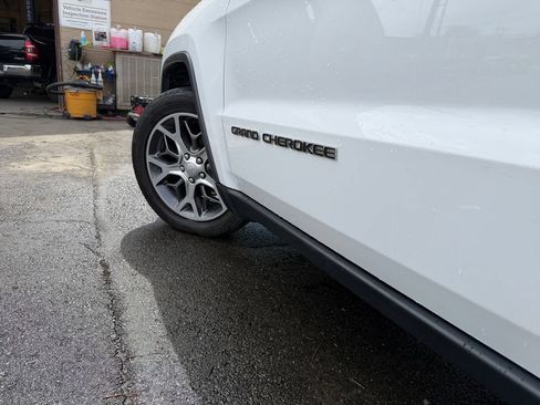 Used 2020 Jeep Grand Cherokee Limited AWD/4WD image 33