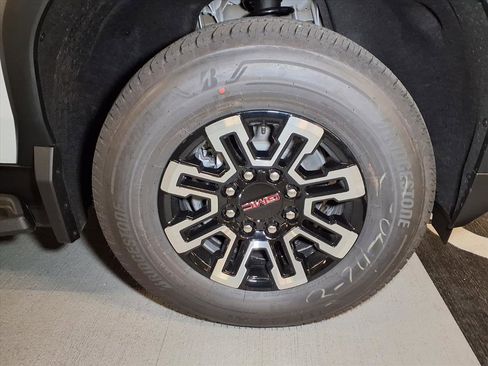 Used 2026 GMC Sierra EV Elevation image 5