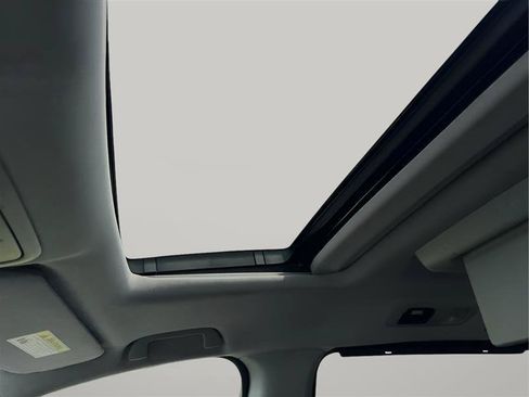 Used 2018 Honda Odyssey Elite image 60