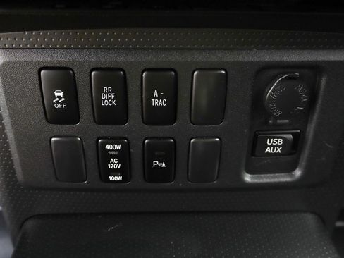 Used 2014 Toyota FJ Cruiser 4WD image 36