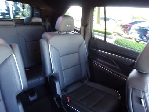 Certified 2026 Buick Enclave Sport Touring FWD image 17