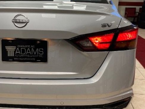 Used 2024 Nissan Altima 2.5 SV image 12