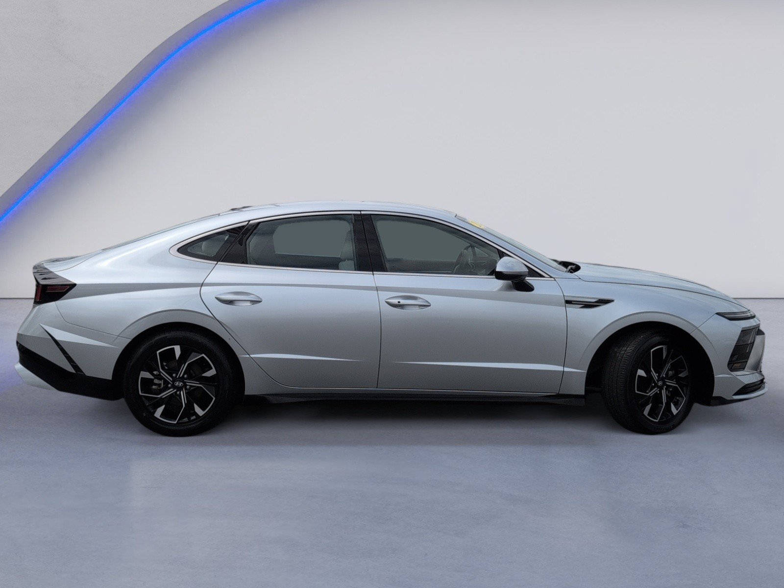 Used 2025 Hyundai Sonata SEL FWD image 3