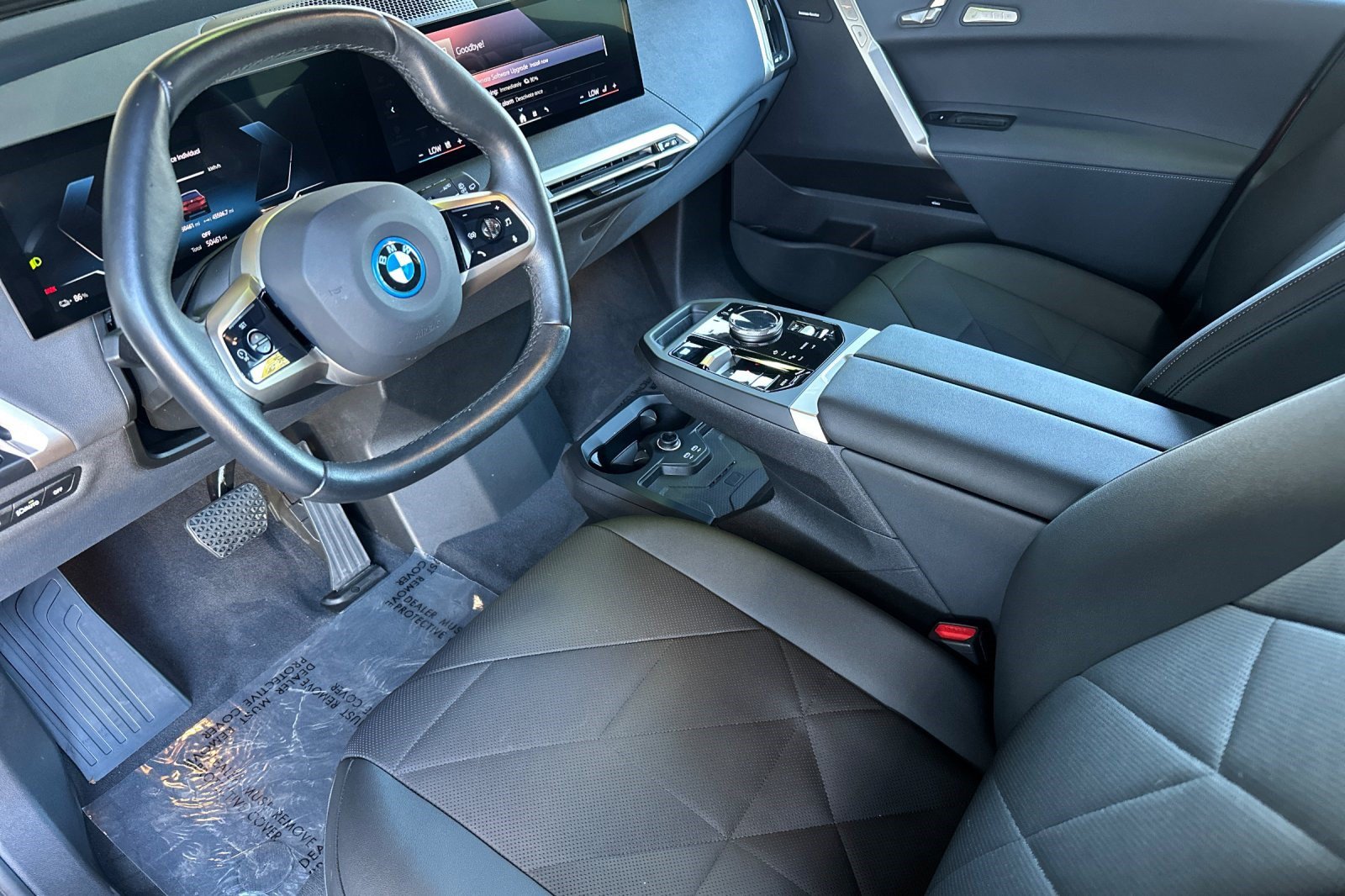 Used 2024 BMW iX xDrive50 w/ Premium Package AWD/4WD image 11