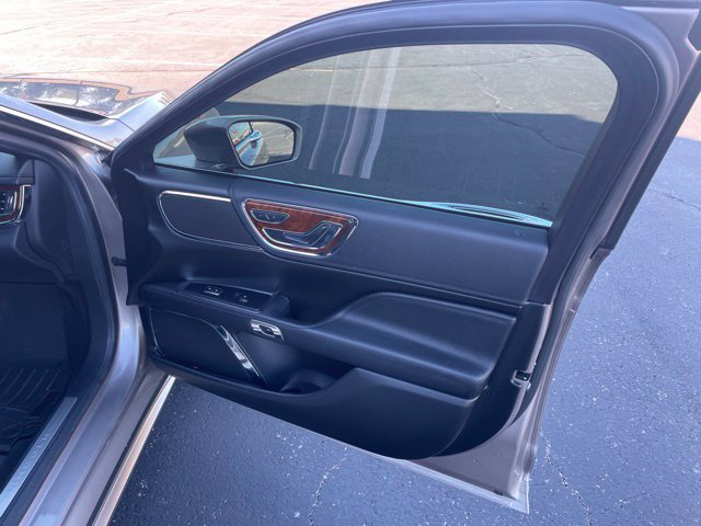 Used 2019 Lincoln Continental Premiere FWD image 42