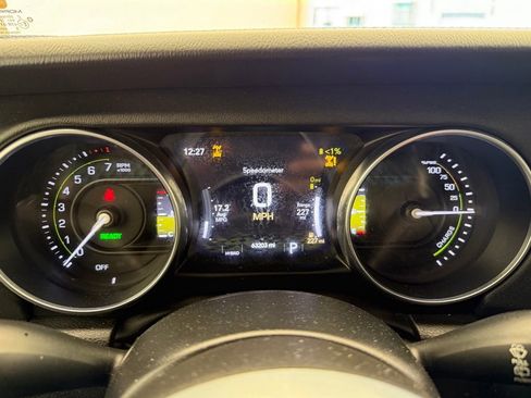 Used 2022 Jeep Wrangler Unlimited Rubicon 4xe w/ Cold Weather Group AWD/4WD image 23