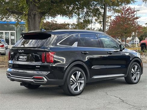 Used 2023 Kia Sorento SX Prestige image 4