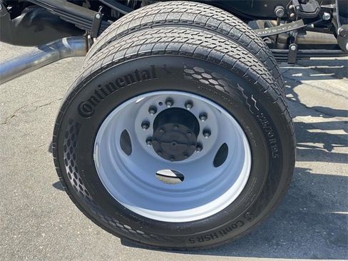 New 2025 Ford F550 4x4 Regular Cab Super Duty image 32