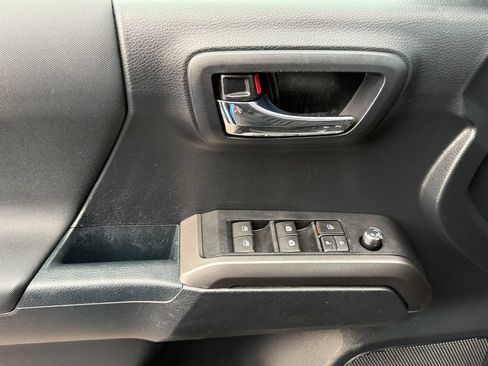 Used 2018 Toyota Tacoma TRD Pro AWD/4WD image 11