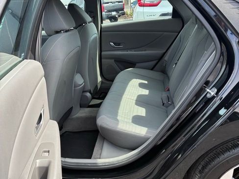 Used 2023 Hyundai Elantra SEL w/ Convenience Package image 20