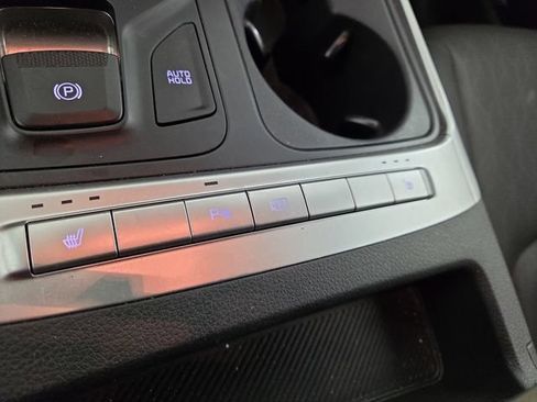 Certified 2025 Kia Carnival FWD image 25