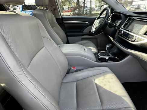 Used 2019 Toyota Highlander Limited Platinum image 44