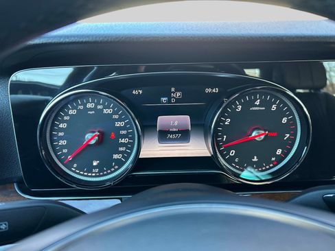 Used 2017 Mercedes-Benz E 300 4MATIC image 28
