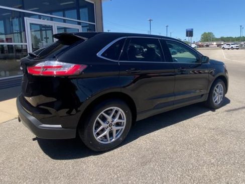Certified 2024 Ford Edge SEL w/ Convenience Package AWD/4WD image 2