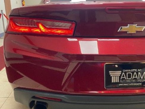 Used 2018 Chevrolet Camaro LT w/ Technology Package image 7